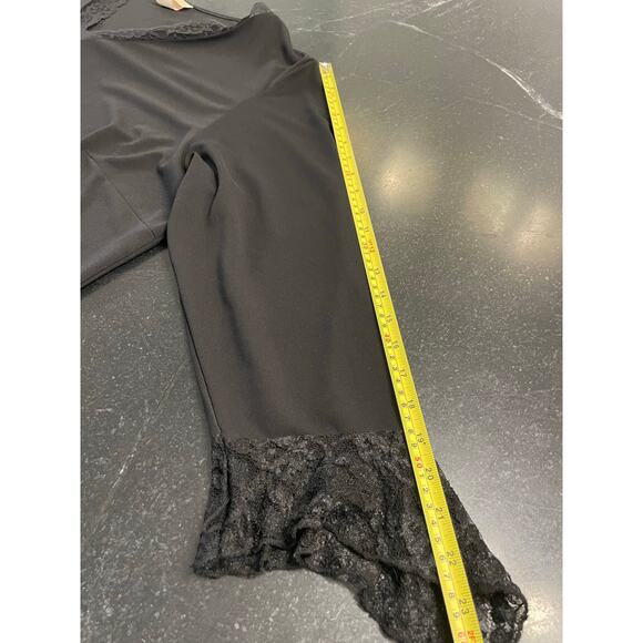 Roaman's Black v neck blouse with lace detail 28W - Picture 7 of 10